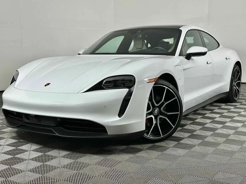 2023 Porsche Taycan 4S - Image 10 of 11