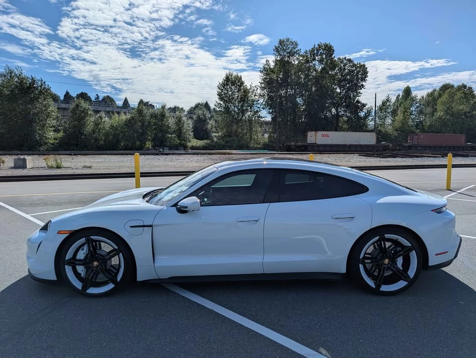 2023 Porsche Taycan 4S - Image 4 of 17