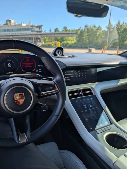 2023 Porsche Taycan 4S - Image 10 of 17