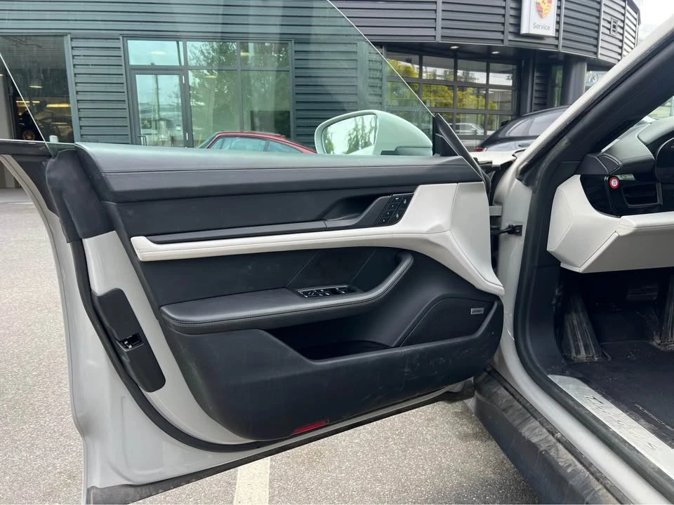 2023 Porsche Taycan 4S - Image 9 of 17