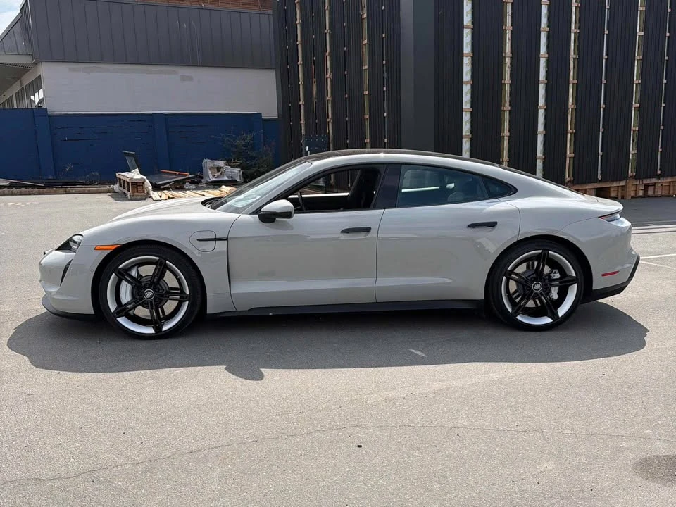 2023 Porsche Taycan 4S - Image 4 of 7