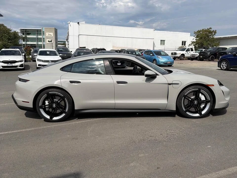 2023 Porsche Taycan 4S - Image 4 of 9