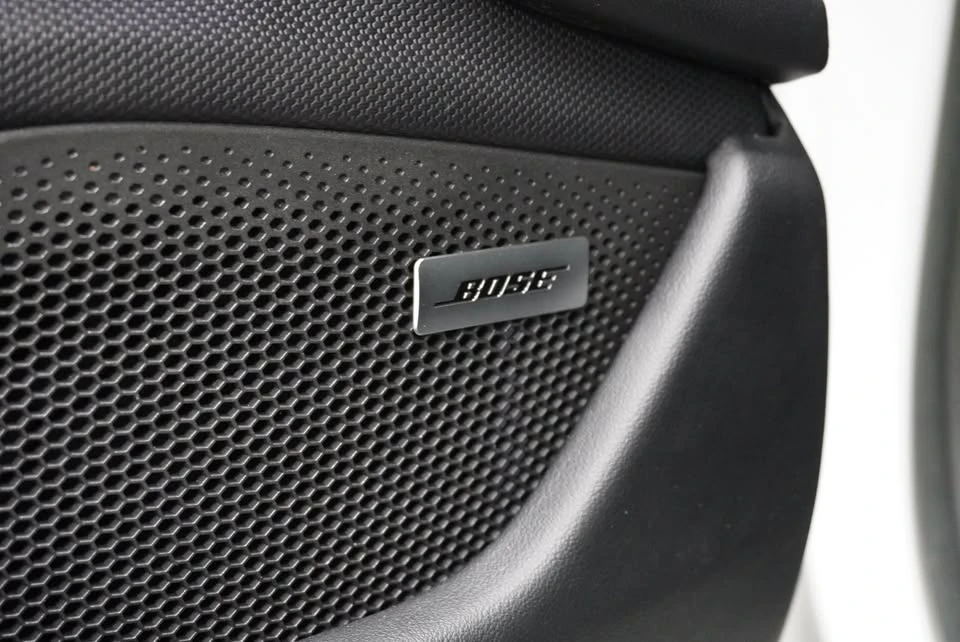 2023 Porsche Taycan 4S - Image 11 of 17