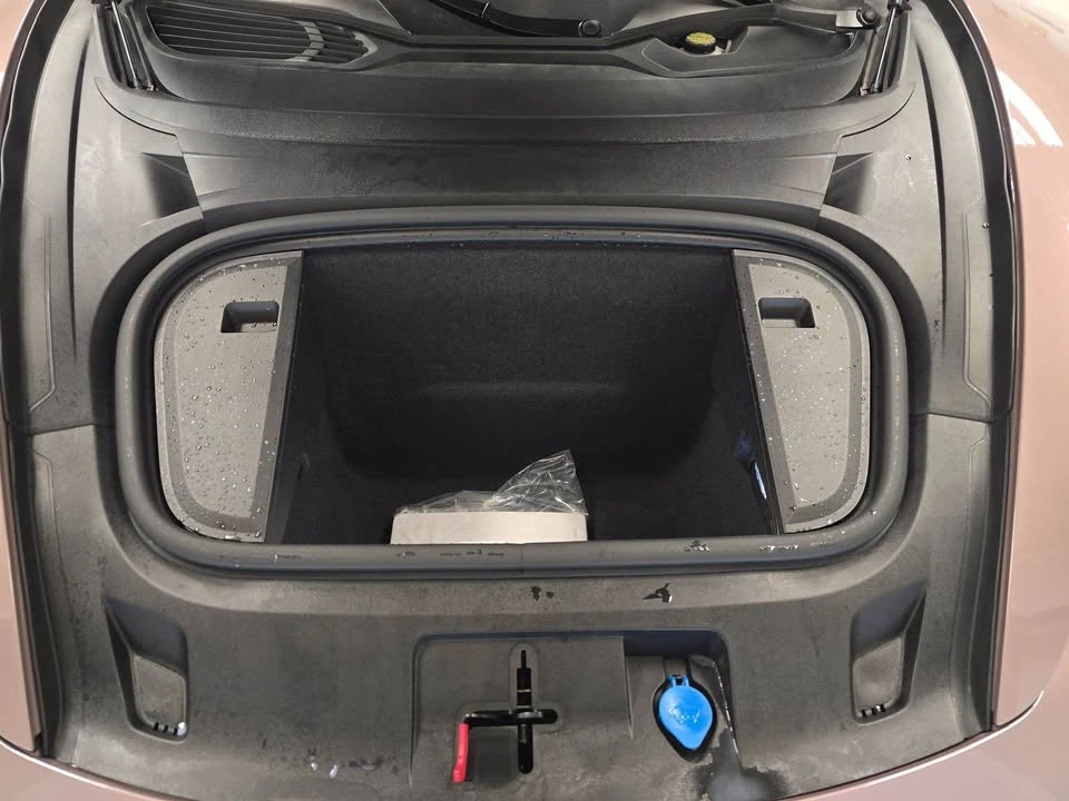 2023 Porsche Taycan - Image 15 of 17