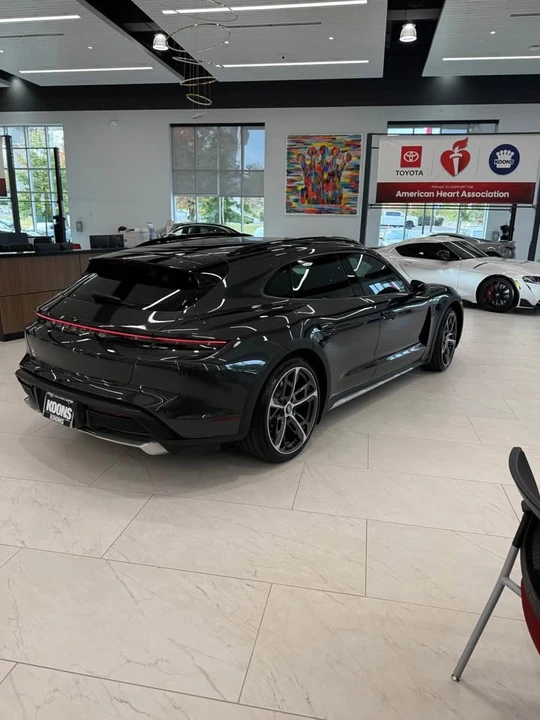 2023 Porsche Taycan 4 - Image 6 of 13
