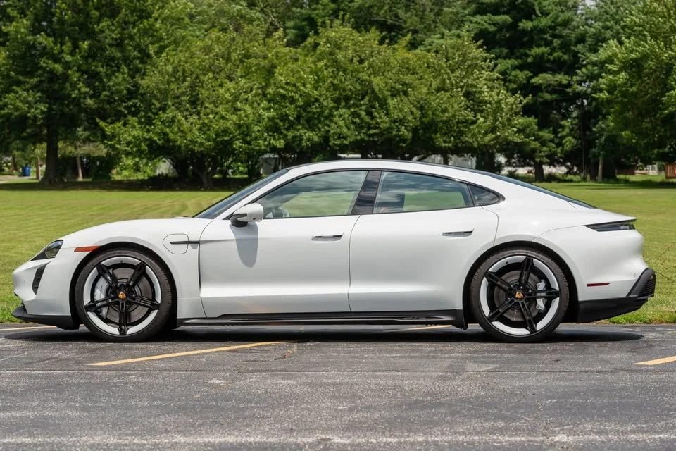2023 Porsche Taycan GTS - Image 3 of 13