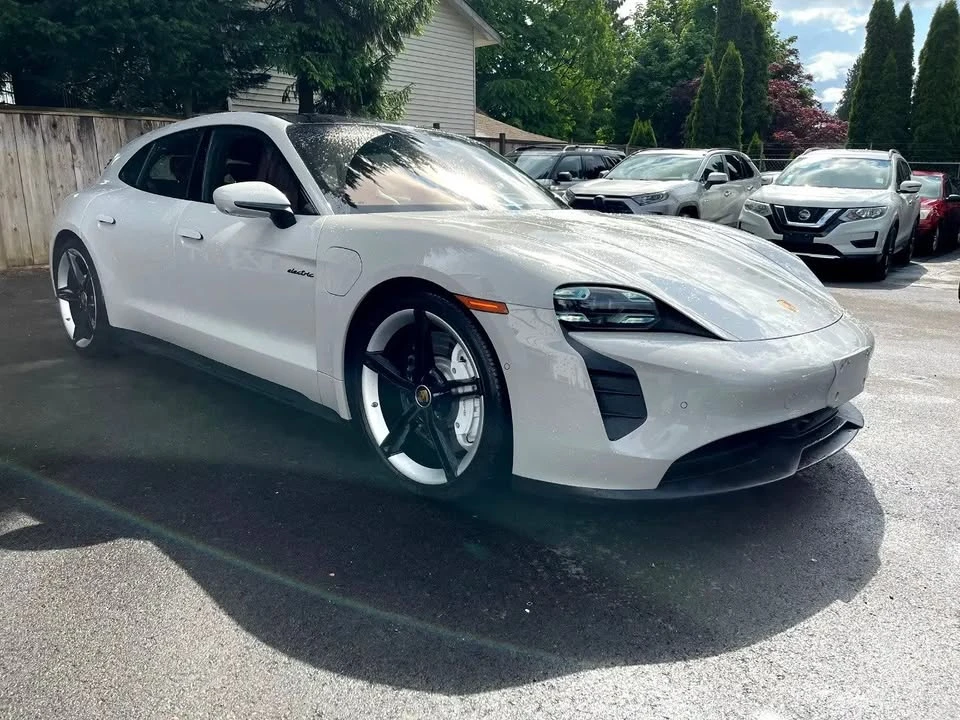 2023 Porsche Taycan GTS - Image 7 of 17