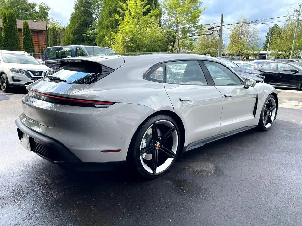 2023 Porsche Taycan GTS - Image 9 of 17
