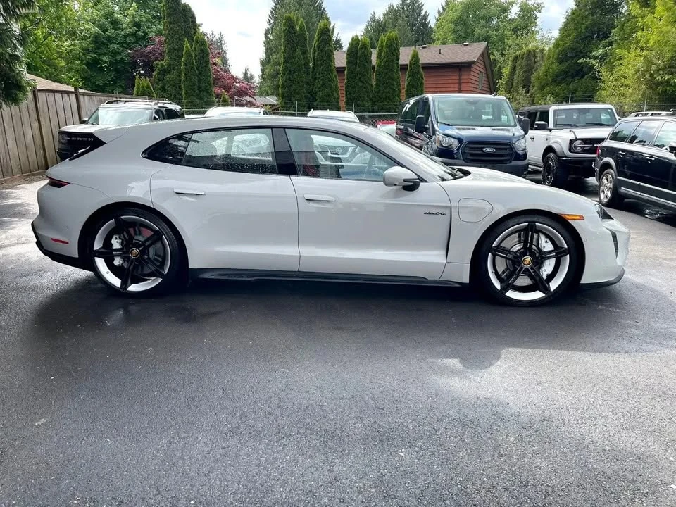 2023 Porsche Taycan GTS - Image 8 of 17