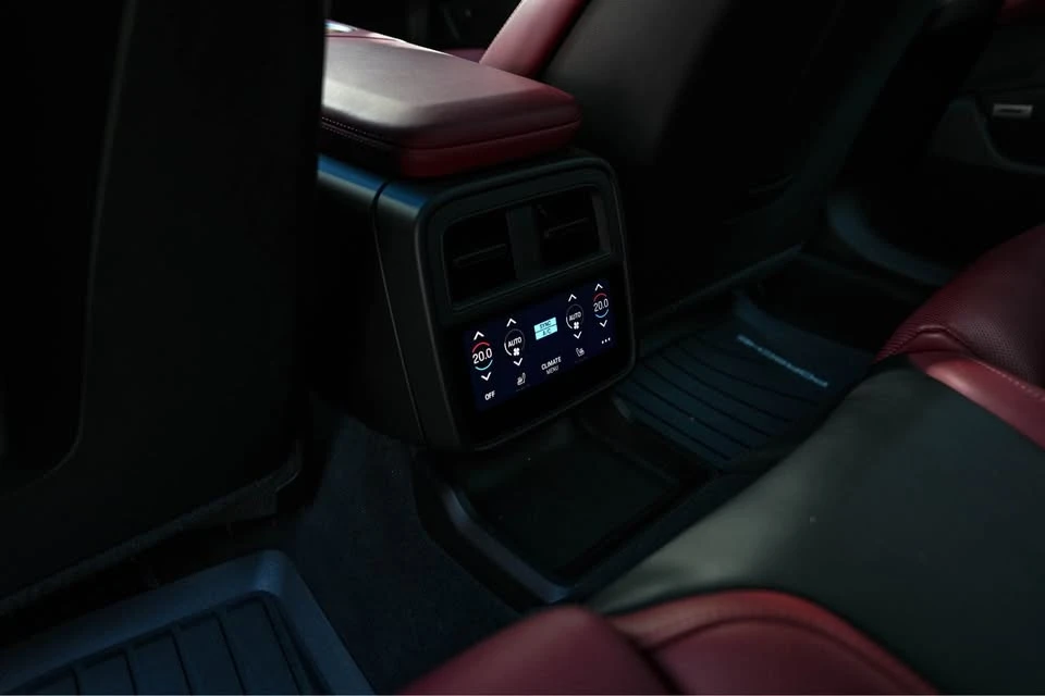 2023 Porsche Taycan - Image 15 of 15