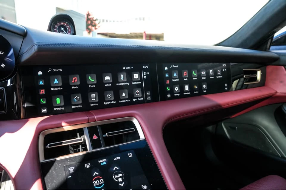 2023 Porsche Taycan - Image 10 of 15
