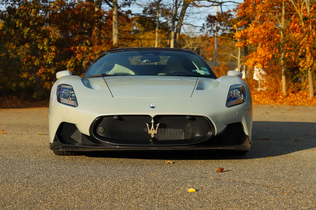 2023 Maserati MC20 Cielo - Image 2 of 31