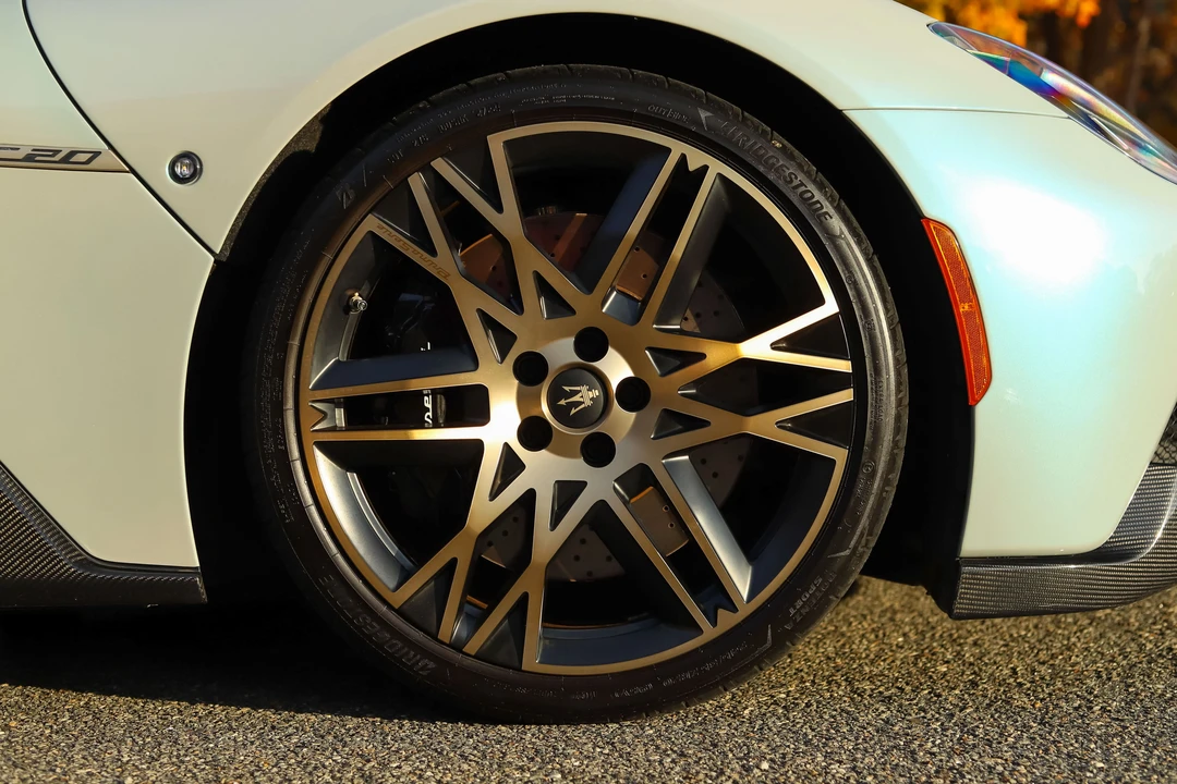 2023 Maserati MC20 Cielo - Image 10 of 31
