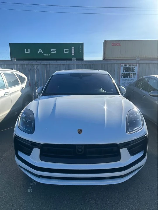 2023 Porsche Macan - Image 2 of 3