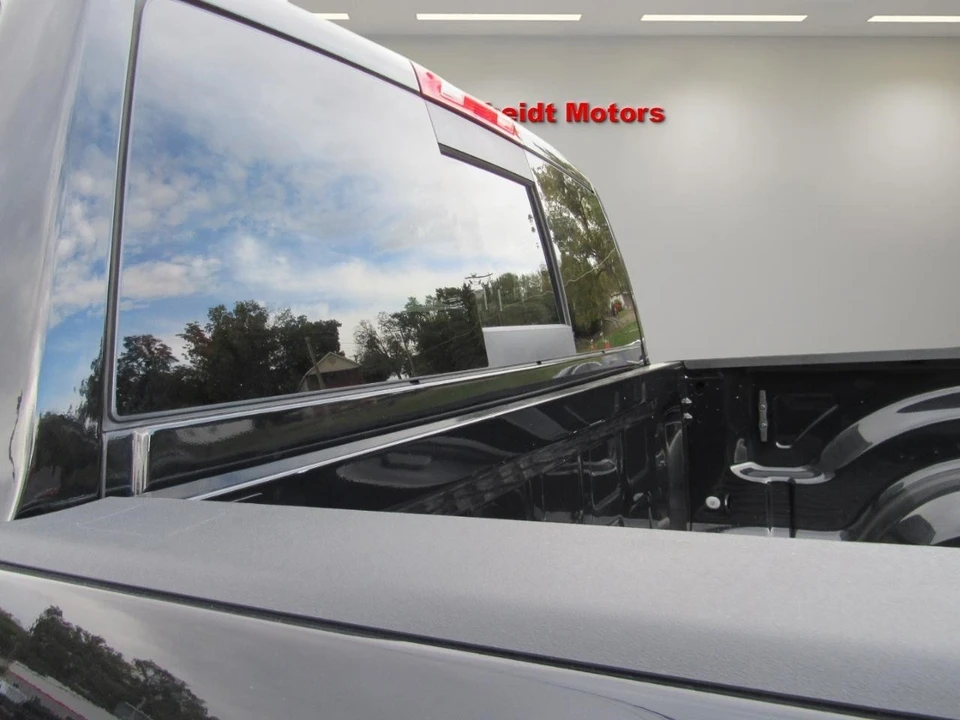 2023 Ram 2500 - Image 4 of 21