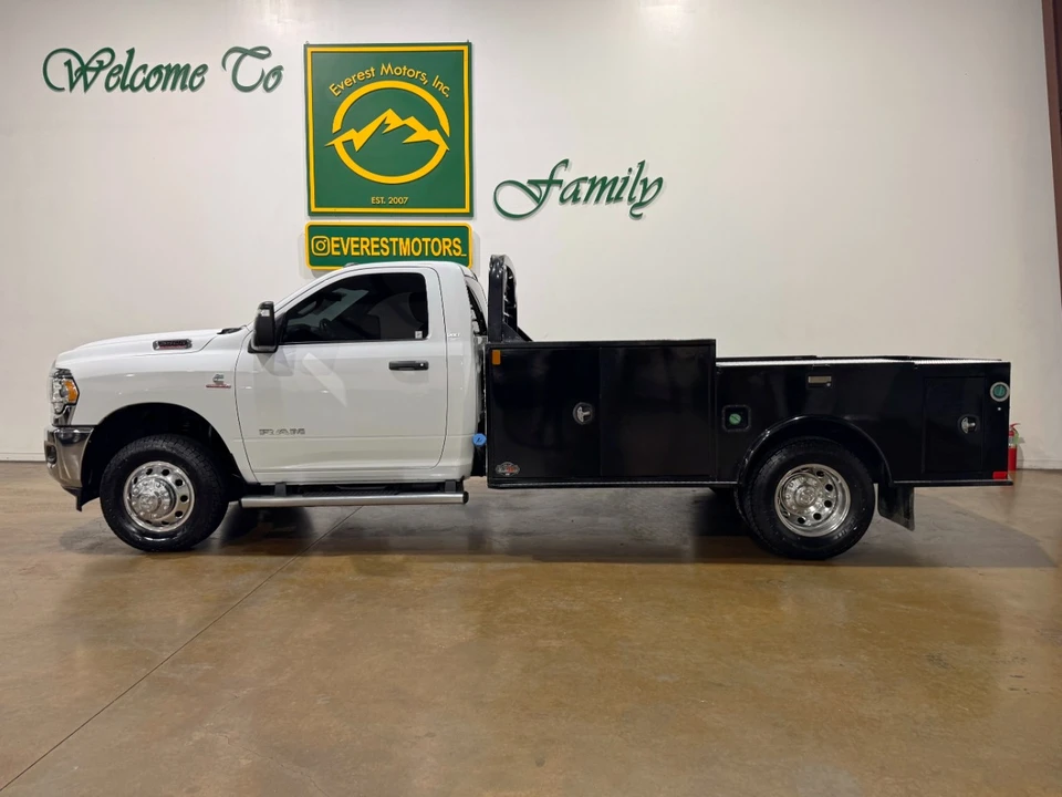 2023 Ram 3500 - Image 5 of 12