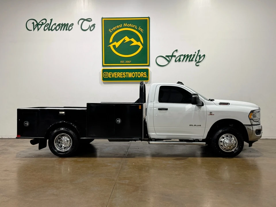 2023 Ram 3500 - Image 9 of 12
