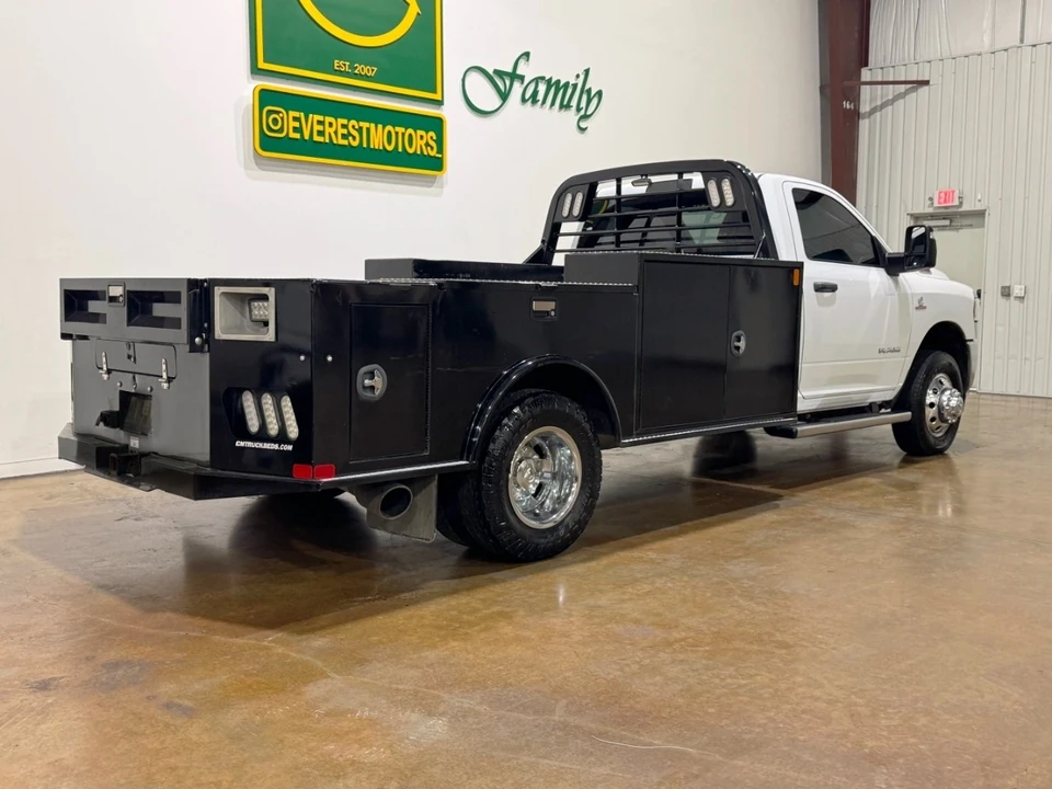 2023 Ram 3500 - Image 3 of 12