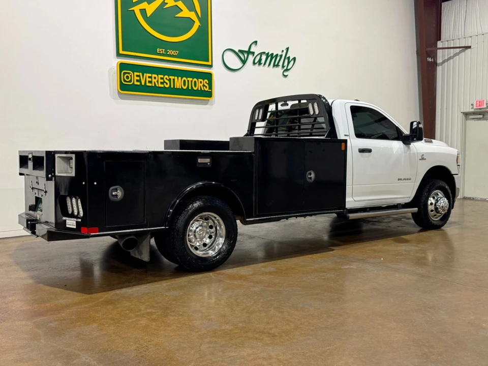 2023 Ram 3500 - Image 8 of 12