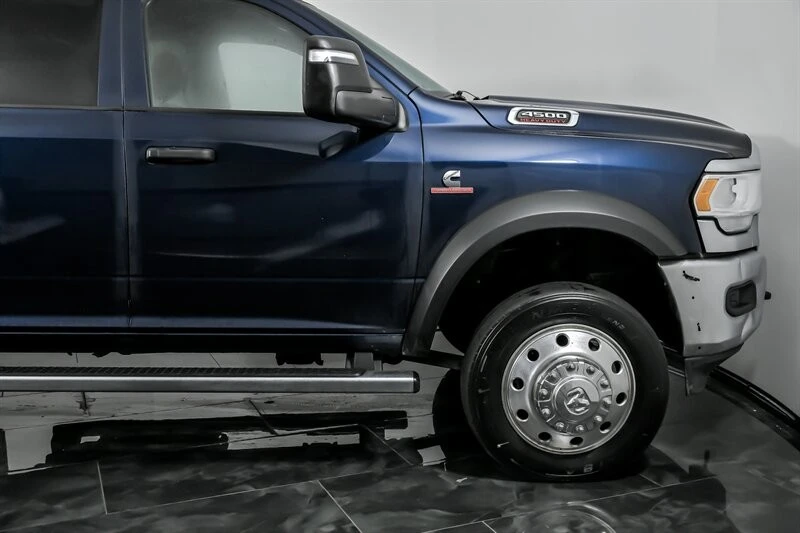 2023 Ram 4500 & 5500 - Image 13 of 21