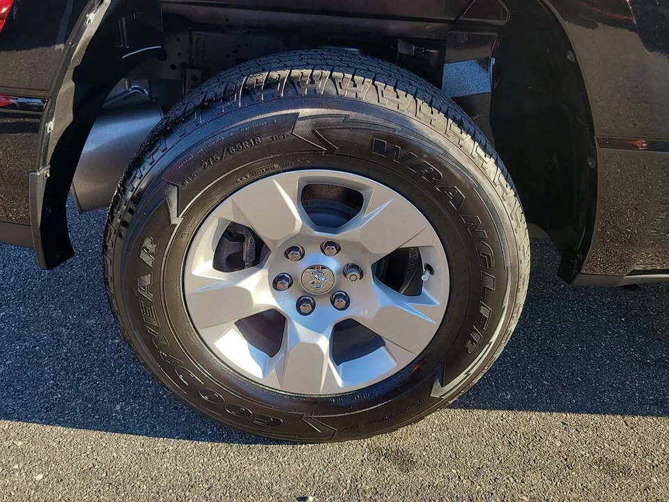 2023 Ram 1500 2nd Gen - Image 5 of 12