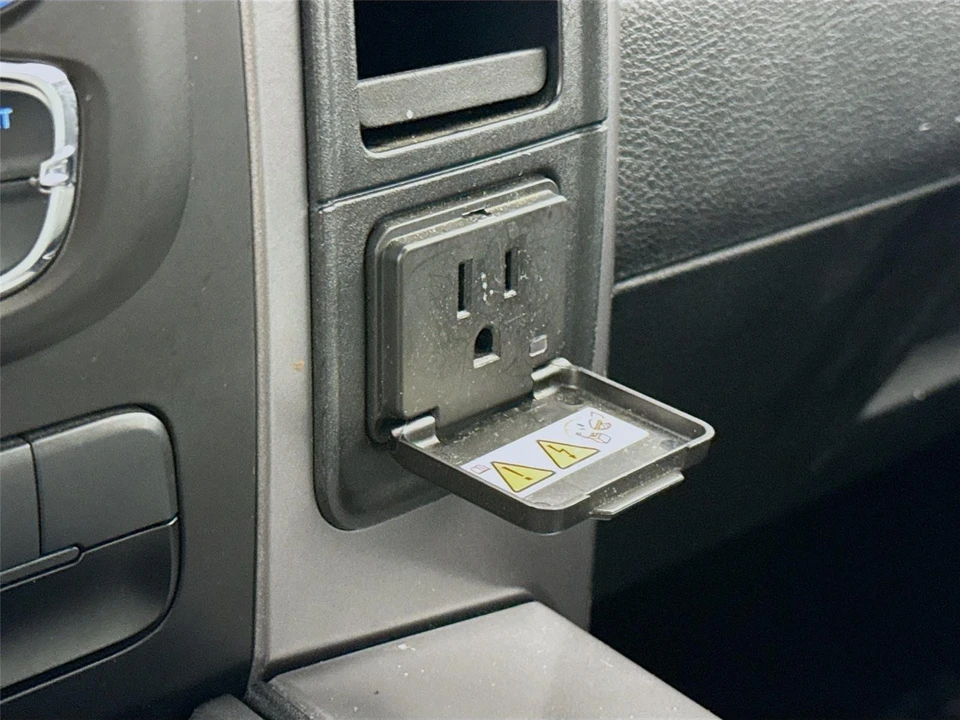 2023 Ram 1500 1st Gen - Image 13 of 31