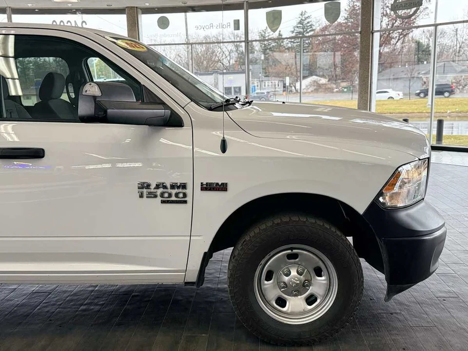 2023 Ram - Image 17 of 31