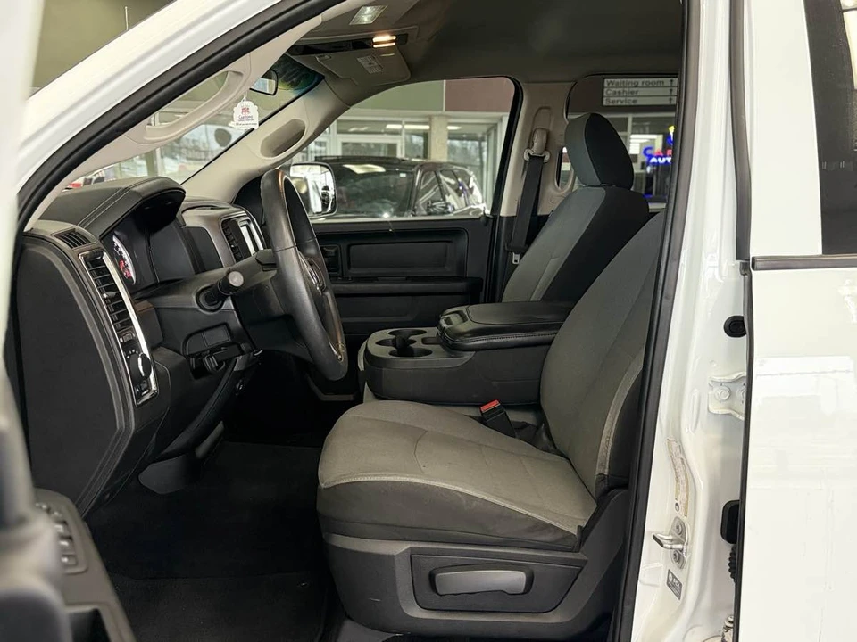 2023 Ram - Image 22 of 31
