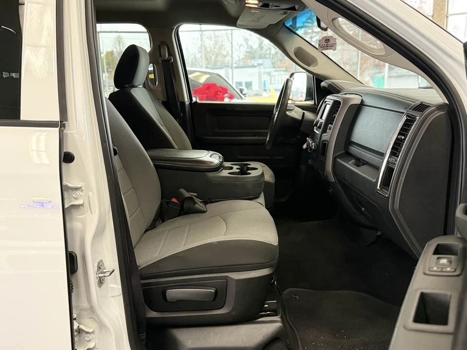 2023 Ram - Image 26 of 31