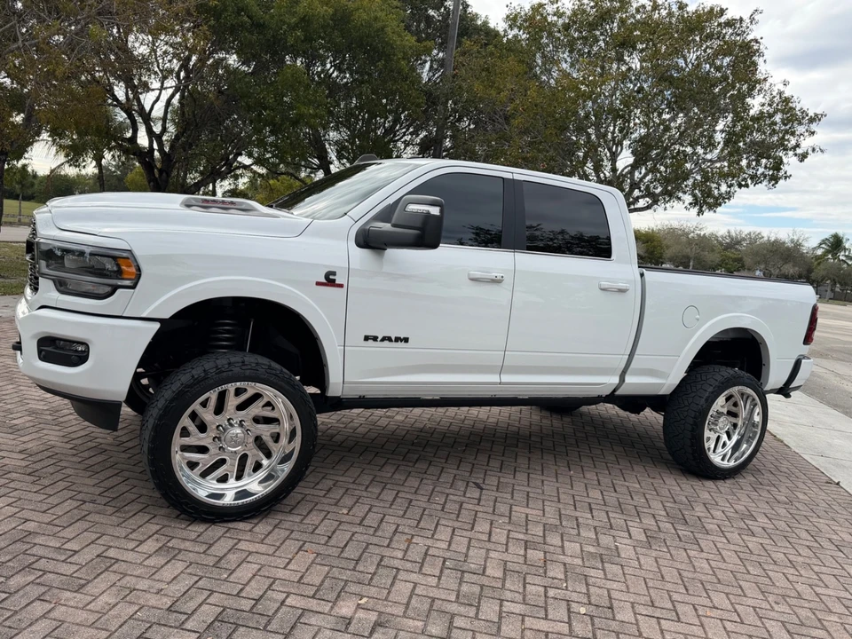 2023 Ram 2500 - Image 14 of 21