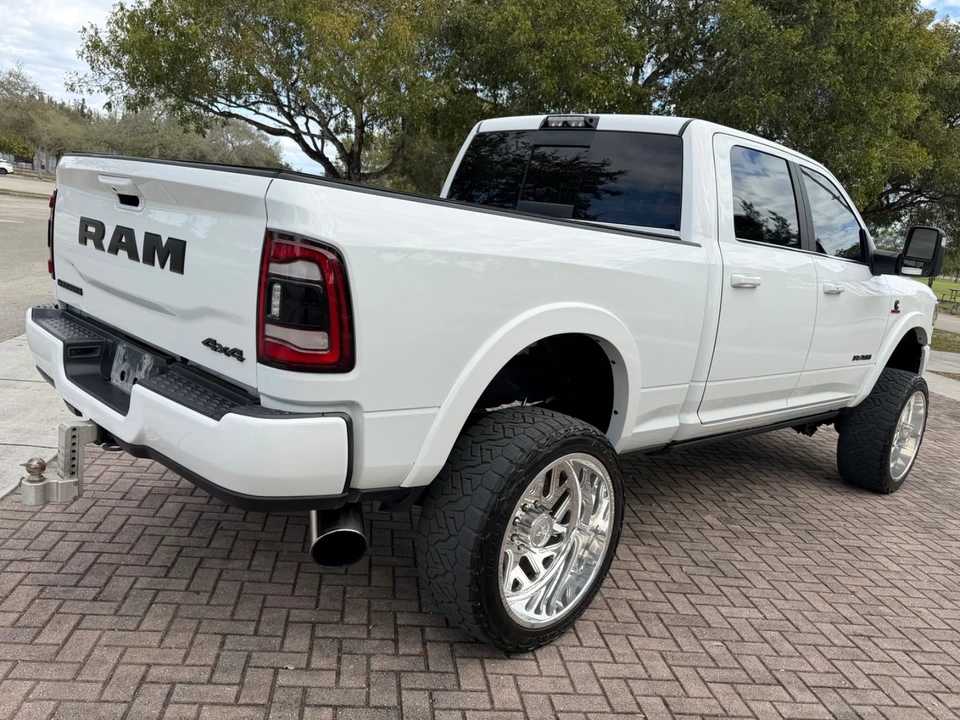 2023 Ram 2500 - Image 9 of 21