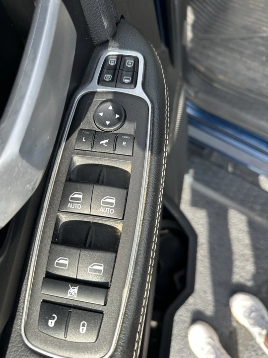 2023 Ram 2500 - Image 9 of 12