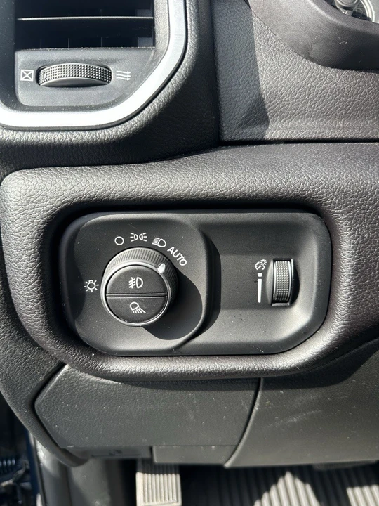 2023 Ram 2500 - Image 10 of 12