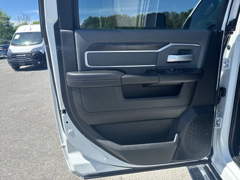2023 Ram 2500 - Image 25 of 31