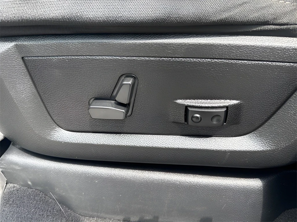 2023 Ram 2500 - Image 10 of 12
