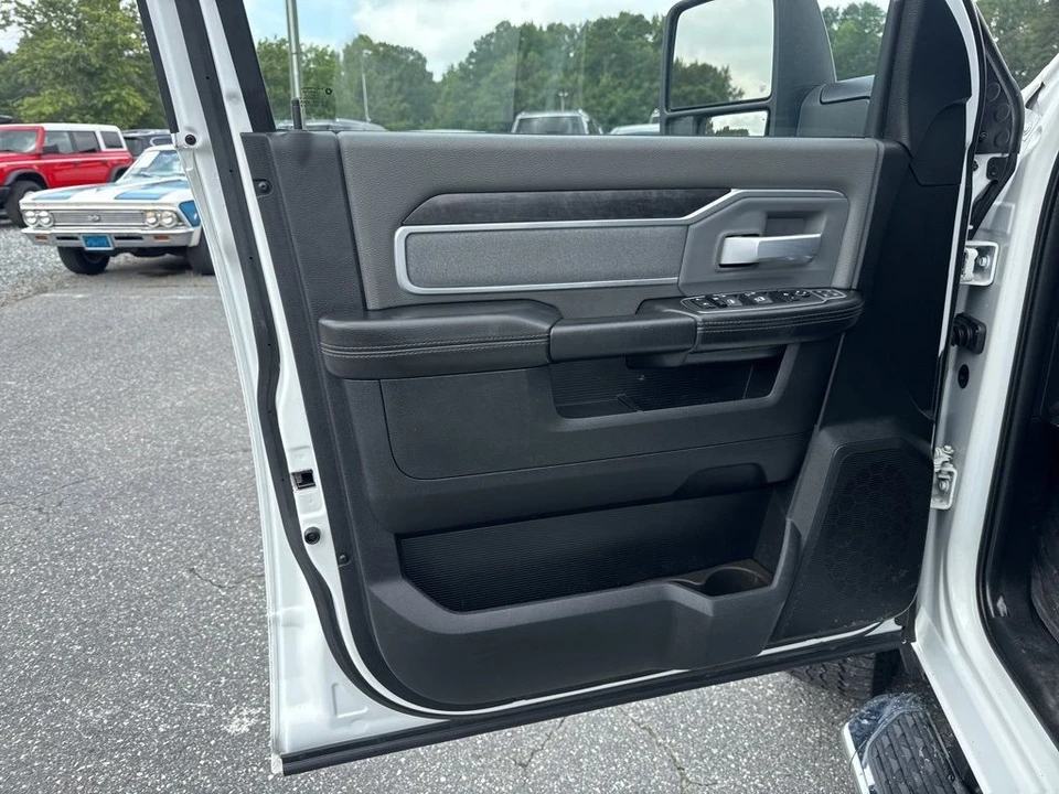 2023 Ram 2500 - Image 24 of 31