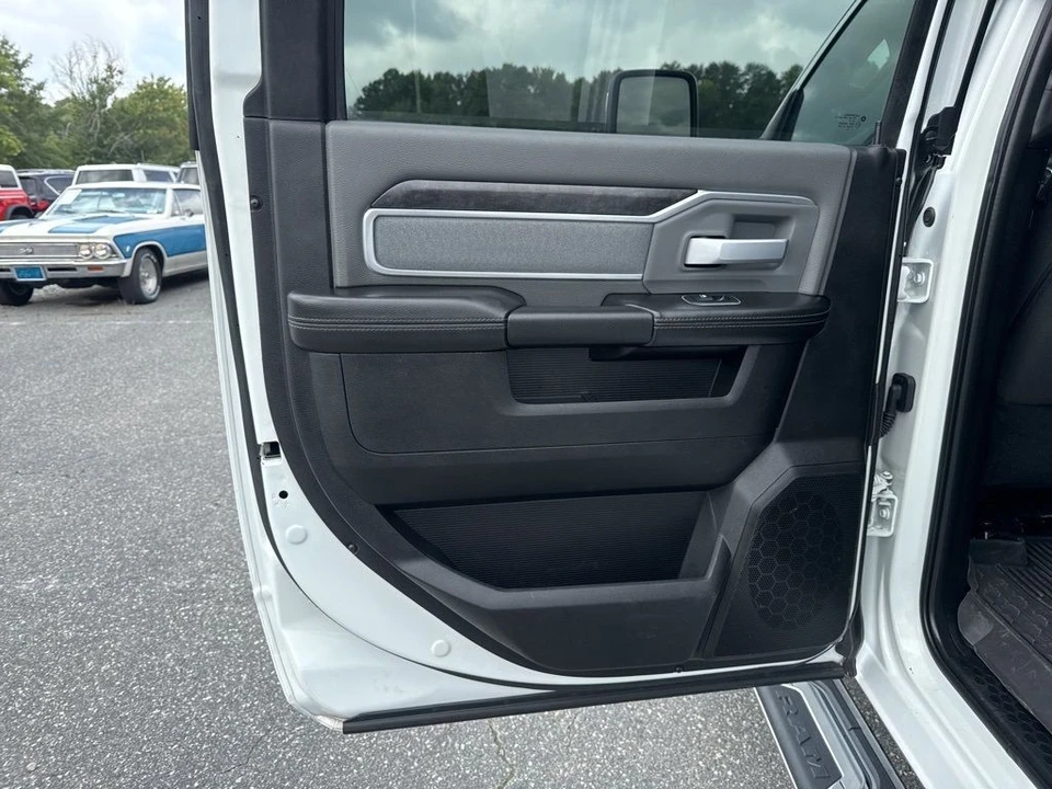 2023 Ram 2500 - Image 26 of 31