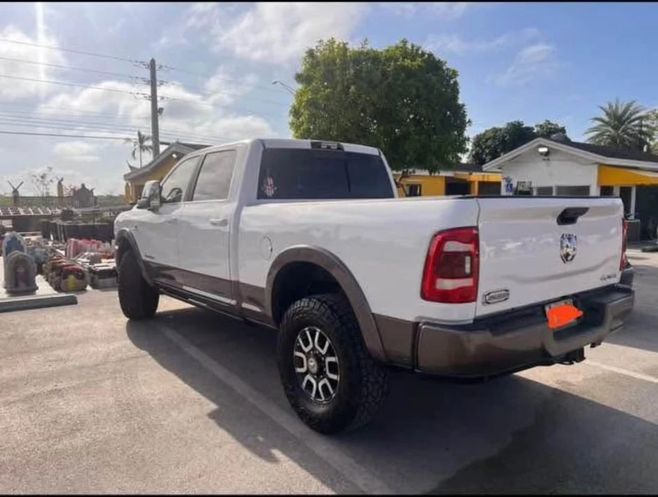 2023 Ram 2500 - Image 4 of 8