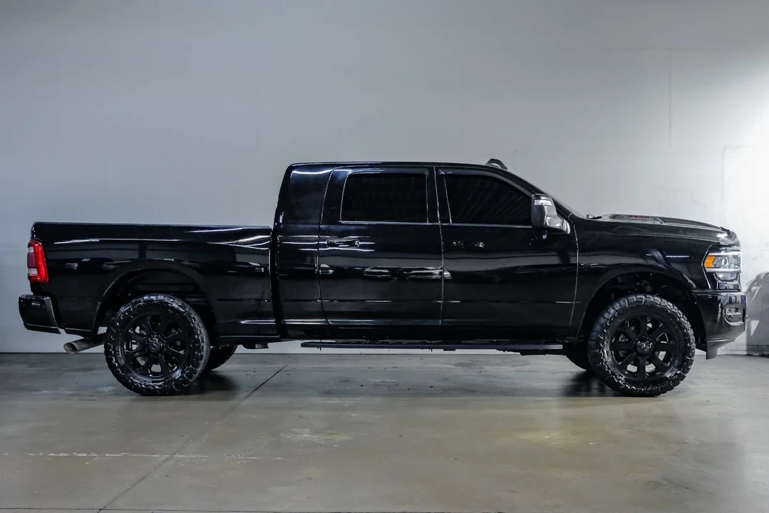 2023 Ram 2500 - Image 10 of 12