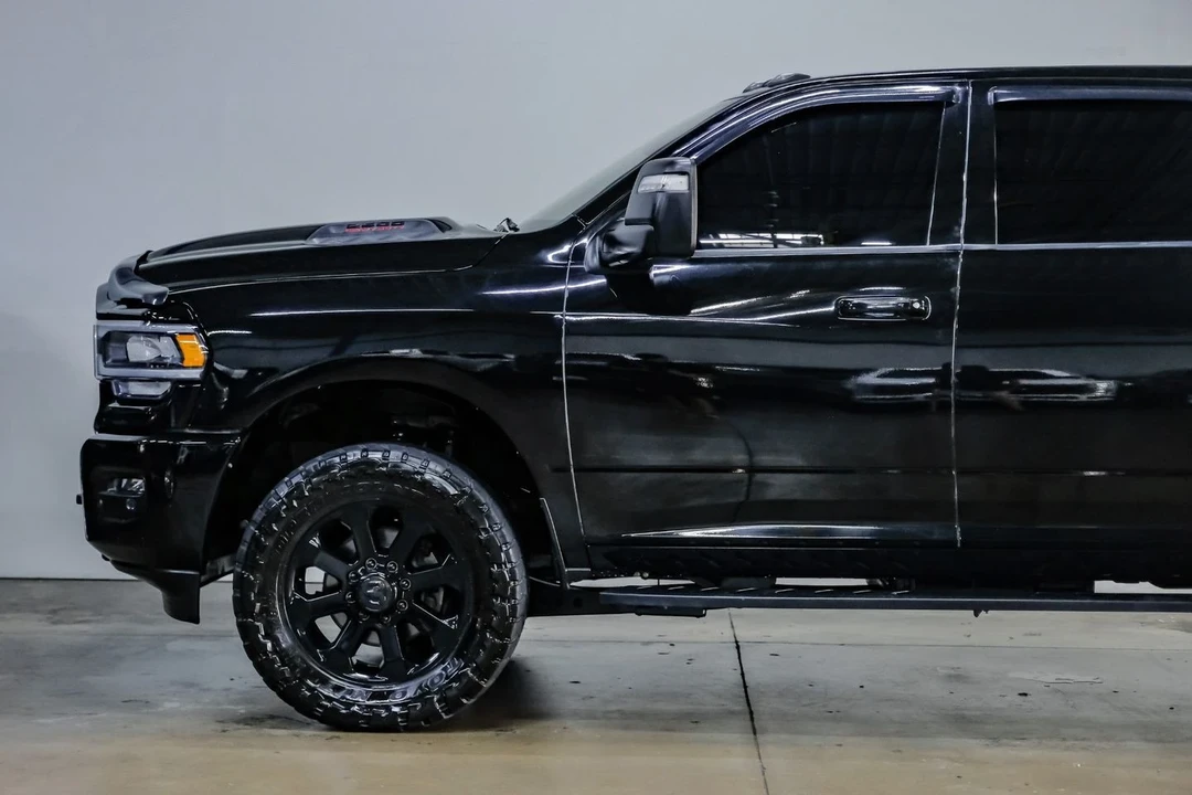 2023 Ram 2500 - Image 17 of 21