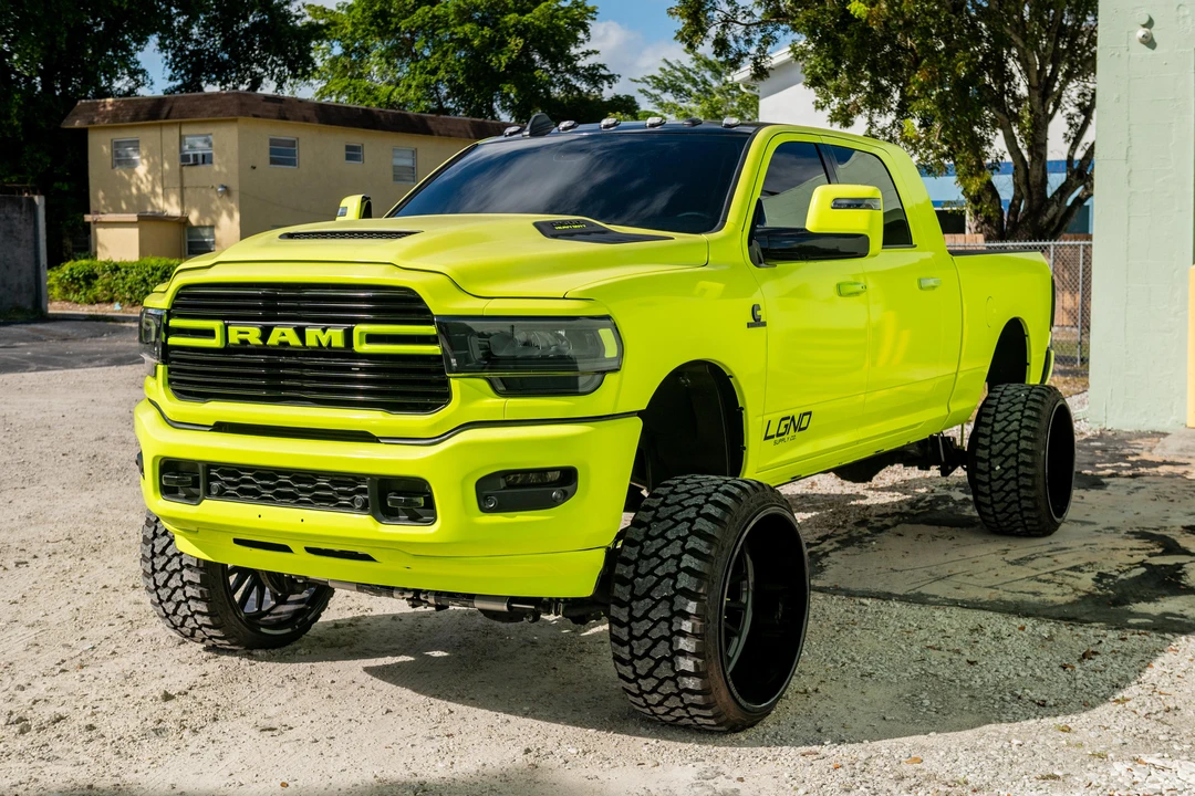 2023 Ram 2500 - Image 7 of 31