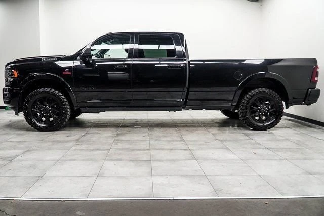 2023 Ram 2500 - Image 4 of 12