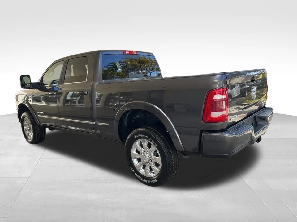 2023 Ram 2500 - Image 4 of 12