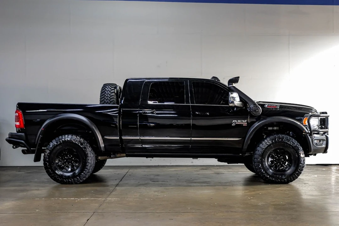 2023 Ram 2500 - Image 10 of 31