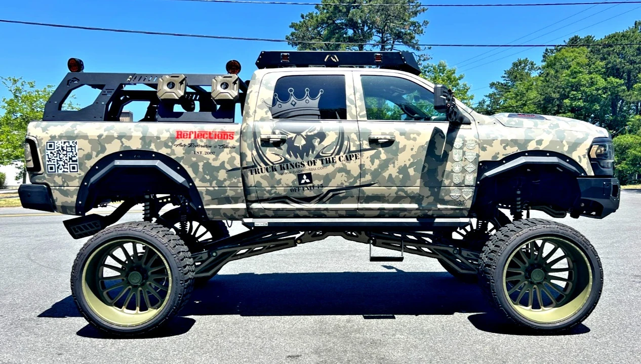 2023 Ram 2500 - Image 7 of 21