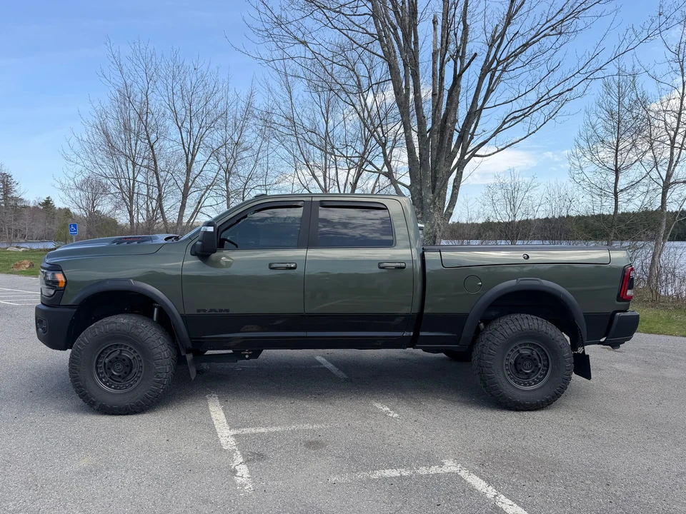 2023 Ram 2500 - Image 3 of 31