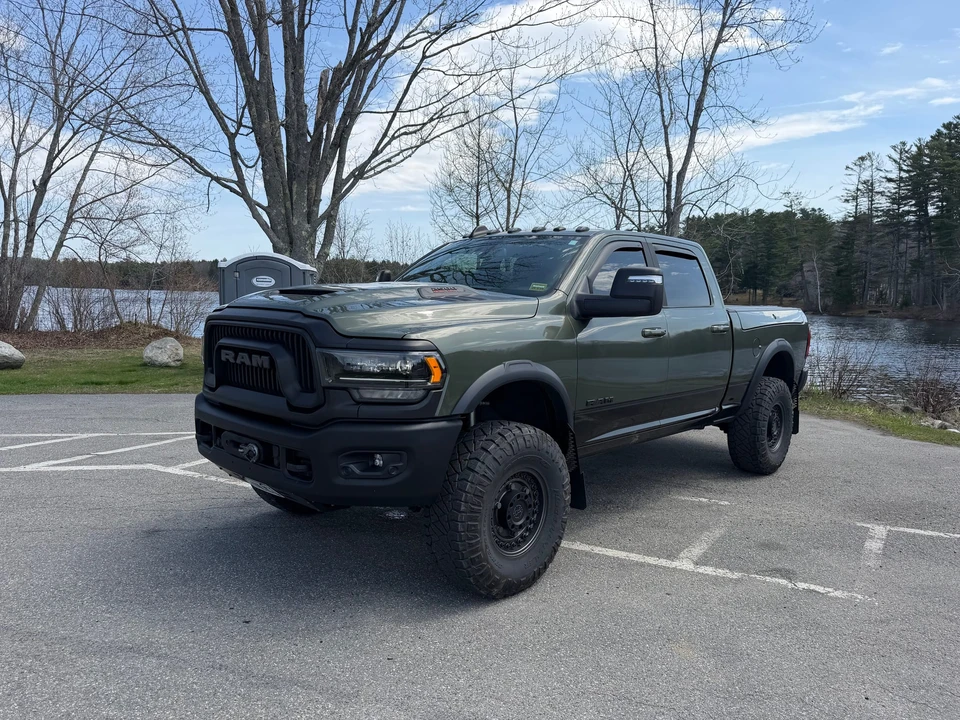 2023 Ram 2500 - Image 2 of 31