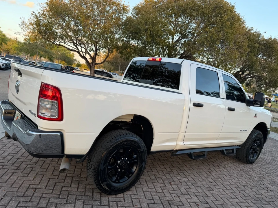 2023 Ram 2500 - Image 7 of 21