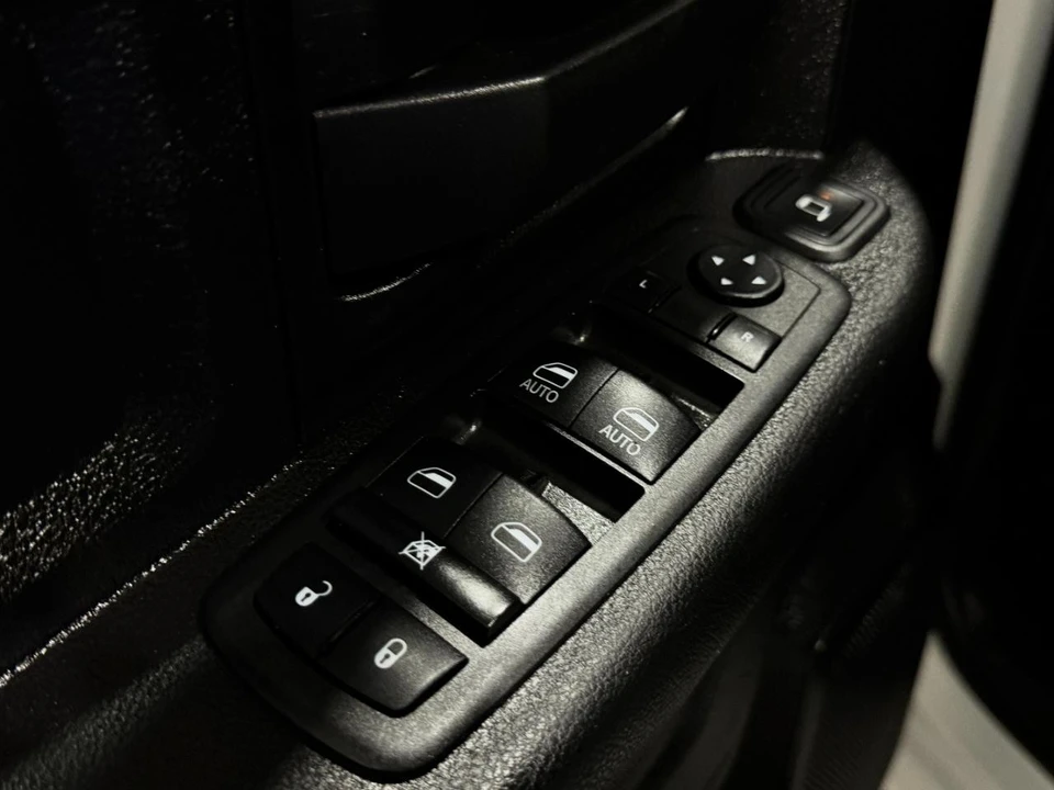 2023 Ram 2500 - Image 27 of 31
