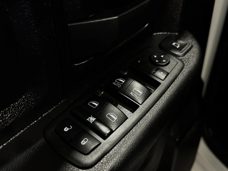 2023 Ram 2500 - Image 27 of 31